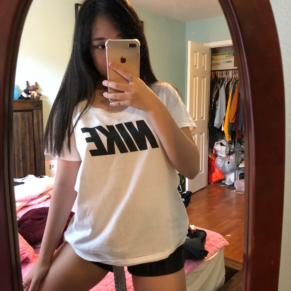 [SOLD] Nike Short Sleeve T-Shirt